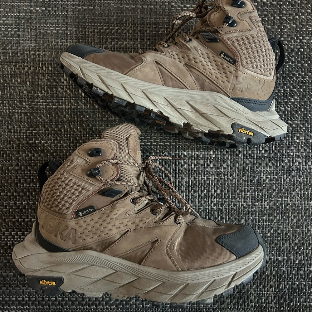**sold** HOKA anacapa